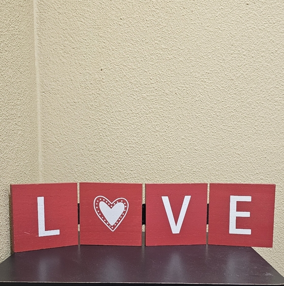 Tabletop Decor - Picture 1 of 3